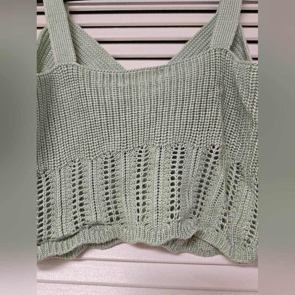 Jolie & Joy by FCT With Love - Green Bohemian Crochet Sleeveless Crop Top - Picture 4 of 4